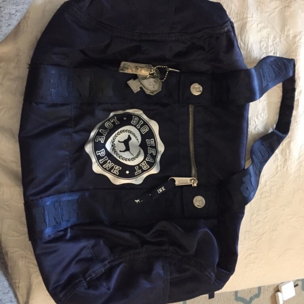 1 Victoria’s Secret side bag
